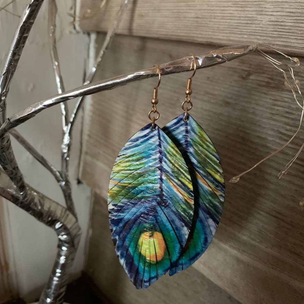 Genuine eel skin peacock design feather shape earrings